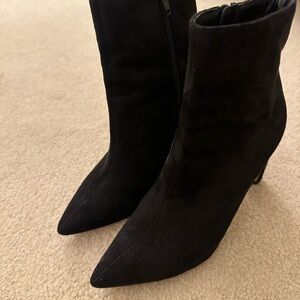 Chinese laundry black suede bootie: size 7.5